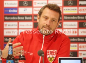 VFB Stuttgart Pressekonferenz mit Trainer Markus Weinzierl