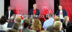 VfB Stuttgart Der dunkelrote Tisch