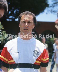 07.06.86 DFB Quartier Galindo