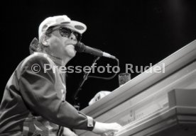15.05.84 Elton John