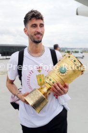 25.05.25 VfB Stuttgart Ankunft Flughafen Stuttgart aus Berlin DFB-Pokal Sieg