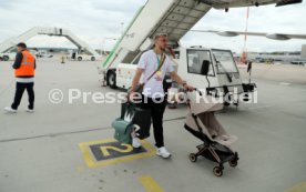 25.05.25 VfB Stuttgart Ankunft Flughafen Stuttgart aus Berlin DFB-Pokal Sieg