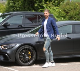 VfB Stuttgart Spieler am Parkplatz