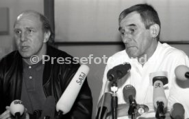 22.01.94 Pressekonferenz Oliver M&ouml;ller Hamburger SV nach Attenat in Stuttgart