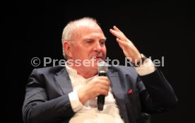 Podiumsdiskussion Stuttgart Liederhalle Wolfgang Dietrich, Mario Gomez, Uli Hoene&szlig;