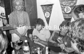 18.05.81 DFB Nationalspieler bei Hansi M&uuml;ller