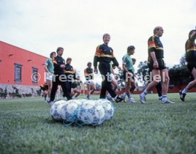 01.06.86 DFB Training Galindo
