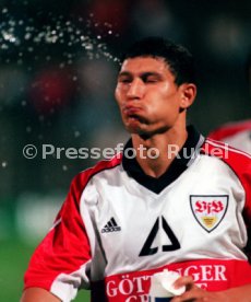 Liga-Pokal 1998 VfB Stuttgart-1.FC Kaiserslautern 3:2   Krassimir Balakov (Stuttgart) Foto Rudel