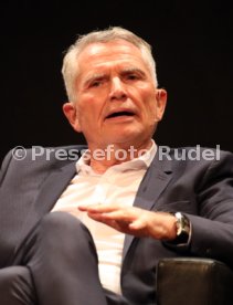 Podiumsdiskussion Stuttgart Liederhalle Wolfgang Dietrich, Mario Gomez, Uli Hoene&szlig;