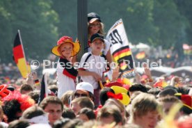 30.06.06 Stuttgart Schlossplatz Fussball WM 2006 Public Viewing