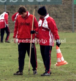 VfB Stuttgart Training li. Thomas Berthold re. Ralf Rangnick Foto Rudel