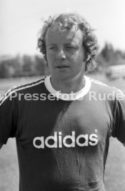 14.07.75 TSV 1860 M&uuml;nchen Fototermin 1975/1976