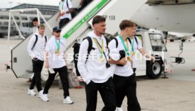 25.05.25 VfB Stuttgart Ankunft Flughafen Stuttgart aus Berlin DFB-Pokal Sieg