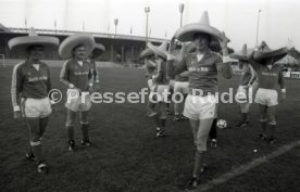 16.10.85 Vorstellung WM M&uuml;nzen 1986 und Prominentenspiel