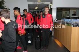 VfB Stuttgart Ankunft Flughafen Stuttgart Ausw&auml;rtsspiel Wolfsburg