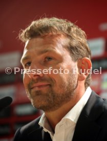 VfB Stuttgart PK Vorstellung Trainer Weinzierl