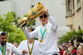 25.05.25 VfB Stuttgart Feier und Autokorso DFB-Pokal Sieg Stuttgart Schlossplatz