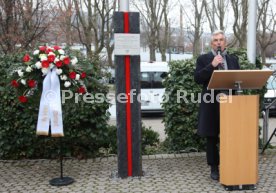 27.01.22 VfB Stuttgart Kranzniederlegung 18. Erinnerungstag