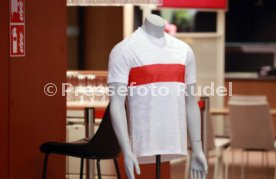 27.08.25 VfB Stuttgart Dunkelroter Tisch Spezial