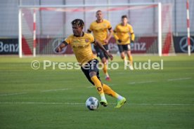 VfB Stuttgart - SG Dynamo Dresden