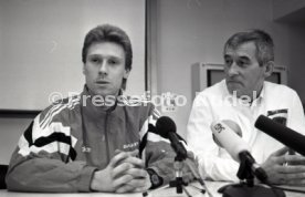 22.01.94 Pressekonferenz Oliver M&ouml;ller Hamburger SV nach Attenat in Stuttgart
