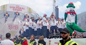 25.05.25 VfB Stuttgart Feier und Autokorso DFB-Pokal Sieg Stuttgart Schlossplatz