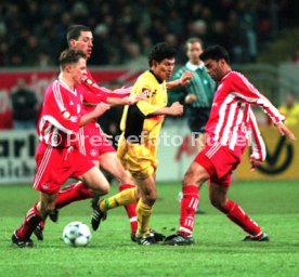 1.FC Kaiserslautern-VfB Stuttgart 1:1 v.l. Thomas Riedl, Janos Hrutka, Krassimir Balakov, Hany Ramzy Foto Rudel
