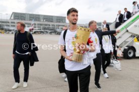 25.05.25 VfB Stuttgart Ankunft Flughafen Stuttgart aus Berlin DFB-Pokal Sieg