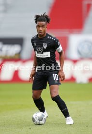 Fu?ball  2.Bundesliga Holstein Kiel vs. VfB Stuttgart