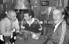 18.05.81 DFB Nationalspieler bei Hansi M&uuml;ller