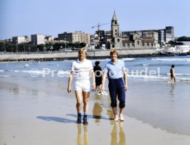 19.06.82 WM 1982 DFB Spieler am Strand