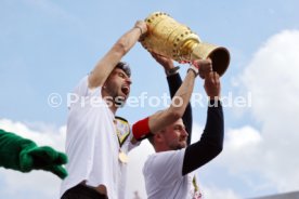 25.05.25 VfB Stuttgart Feier und Autokorso DFB-Pokal Sieg Stuttgart Schlossplatz