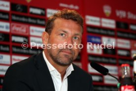 VfB Stuttgart PK Vorstellung Trainer Weinzierl