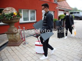 12.05.21 VfB Stuttgart Ankunft Spieler Quarant&auml;ne Trainingslager Wald-Hotel Stuttgart