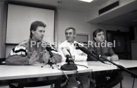22.01.94 Pressekonferenz Oliver M&ouml;ller Hamburger SV nach Attenat in Stuttgart
