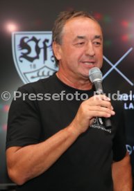 VfB Stuttgart Vorstellung Neues Ausw&auml;rtstrikot