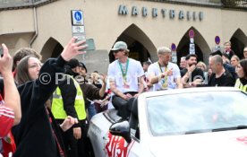 25.05.25 VfB Stuttgart Feier und Autokorso DFB-Pokal Sieg Stuttgart Schlossplatz