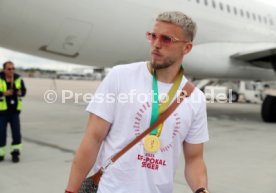 25.05.25 VfB Stuttgart Ankunft Flughafen Stuttgart aus Berlin DFB-Pokal Sieg
