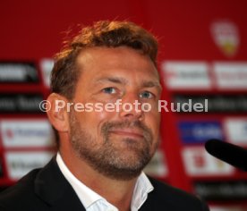 VfB Stuttgart PK Vorstellung Trainer Weinzierl