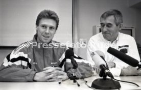 22.01.94 Pressekonferenz Oliver M&ouml;ller Hamburger SV nach Attenat in Stuttgart