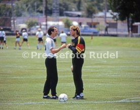 05.06.86 DFB Training Galindo