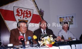 16.01.90 VfB Stuttgart PK Vorstellung Manager Hoene&szlig;