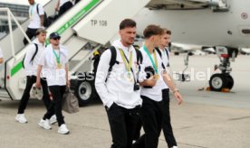 25.05.25 VfB Stuttgart Ankunft Flughafen Stuttgart aus Berlin DFB-Pokal Sieg