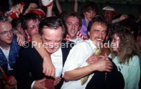 16.05.1992 VfB Stuttgart Meisterschaft Empfang Flughafen
