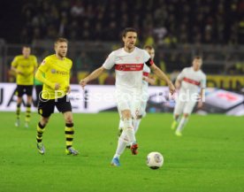 Borussia Dortmund - VFB Suttgart /01.11.2013/ Christian Gentner (VFB) in Aktion vor Jakub Blaszczykowski (BVB)