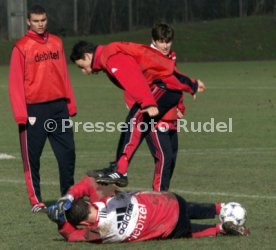 VfB Stuttgart Training v.l. Ahmed Hosny, Franz Wohlfahrt, Kristijan Djordjevic, Srgjan Zaharievski Foto Rudel
