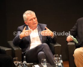 Podiumsdiskussion Stuttgart Liederhalle Wolfgang Dietrich, Mario Gomez, Uli Hoene&szlig;
