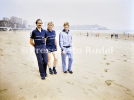 19.06.82 WM 1982 DFB Spieler am Strand