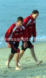 VfB Stuttgart Trainingslager 2000 Portugal li. Ralf Rangnick re. Peter Starzmann Foto Rudel