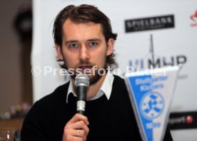 Stuttgarter Kickers Pressekonferenz Vorstellung Neuer Trainer